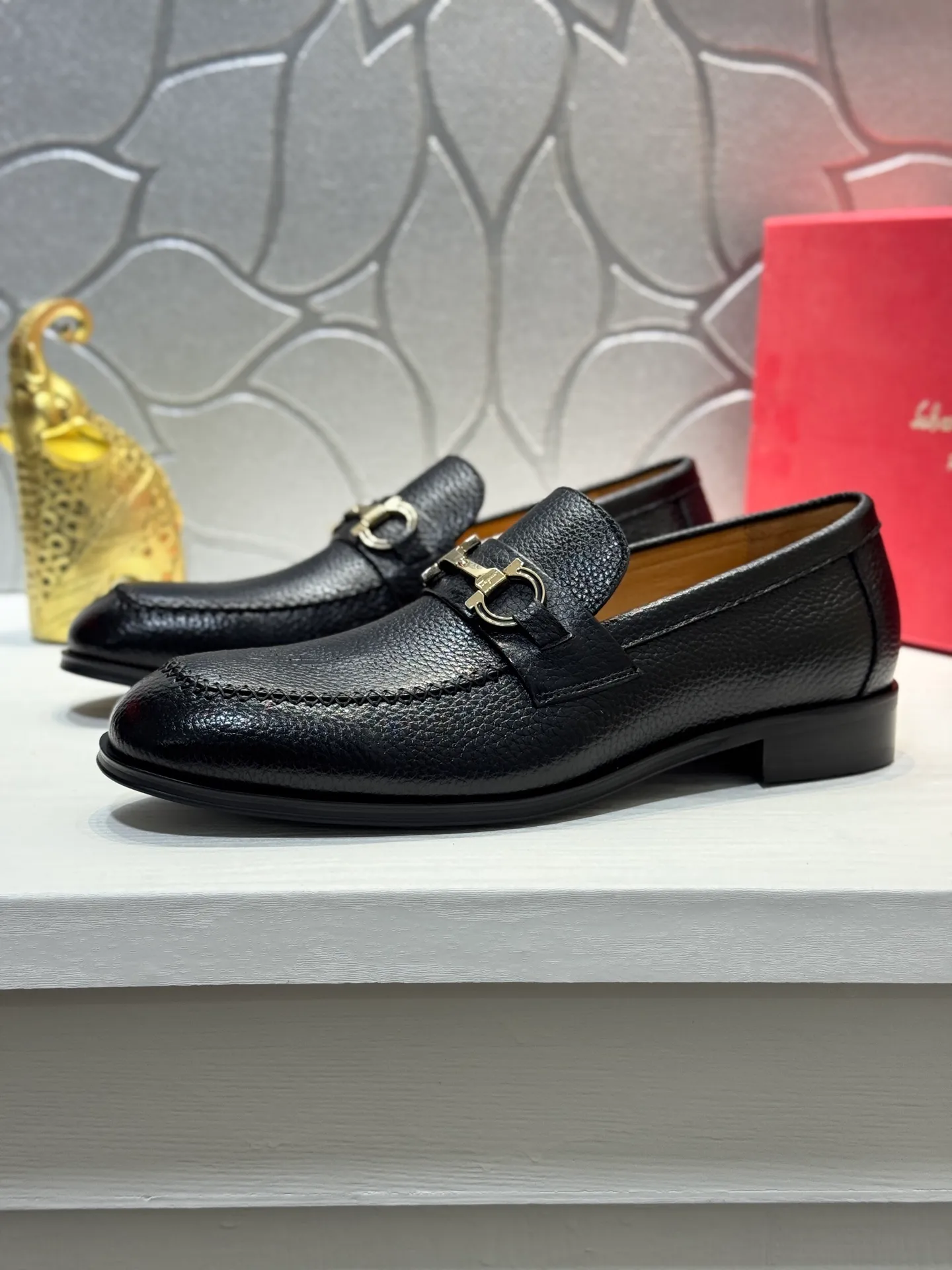 Men's men's shoes 💰480 [New style] 🐠🐠New Ferragamo [Ferragamo] top imported suit men's shoes 💯 Official website original copy, product materials: selected imported embossed calfskin + luxury hardware buckle accessories ~ imported water-dyed cow 🐂 leather lining. Strong three-dimensional visual effect, original combination outsole, multiple colors available😘 Size: 39-44 (customized at 45.46.47